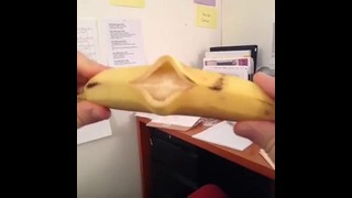 Поющий банан