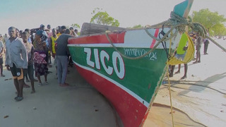 Спасались от холеры: в Мозамбике перевернулась лодка, нелегально перевозившая людей