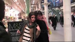 Selena Gomez With Her Fans in King’s Cross Station