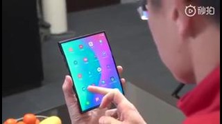 Xiaomi показала свой первый гибкий смартфон