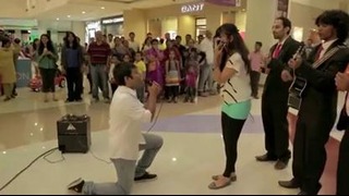 Indian Proposing in Mall Fail, Dubai 2013
