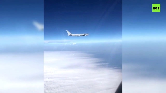 Видео перехвата российским Су-27 самолёта-разведчика США
