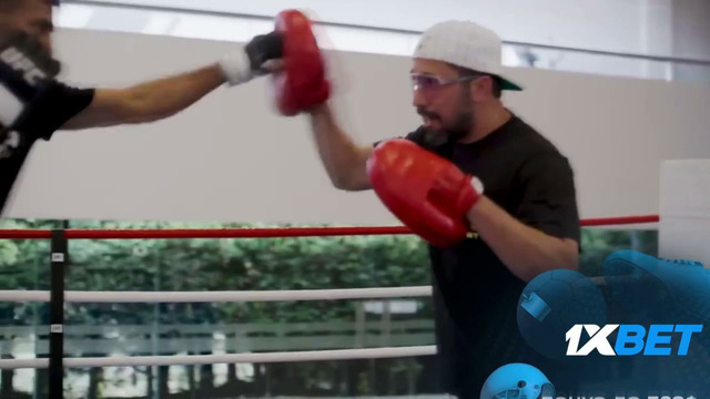 Чарльз Оливейра обиделся на Ислама Махачева перед их реваншем в Абу Даби на UFC 294