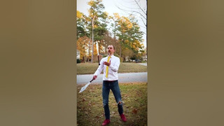 Guy Shows Insane Skills While Juggling Multiple Knives