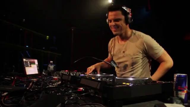 Markus Schulz feat. Ana Diaz – Nothing Without Me