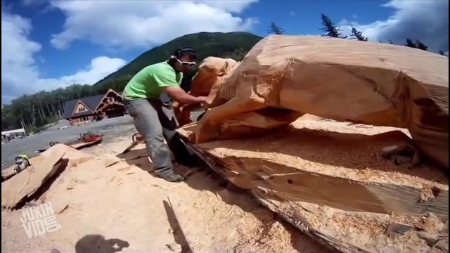 Невероятный Деревянная скульптура с бензопилой