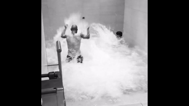 Футболисты Италии после победы над Испанией