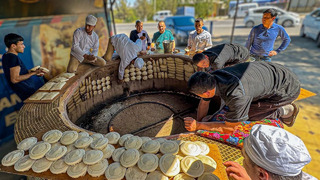 The Baker INSIDE the GIANT Tandoor of ASIA. 4000 – 5000 Samosa Factory Bakes in ONE HOUR