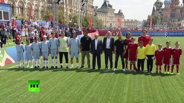 Путин и Инфантино посетили Парк футбола на Красной площади