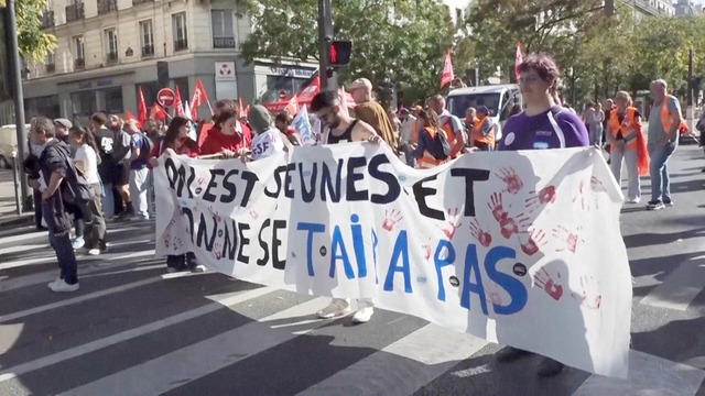 Студенты в Греции и Албании вышли на протесты вслед за Францией и Испанией