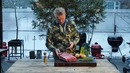 Стейки на костре, с луковым шашлычком