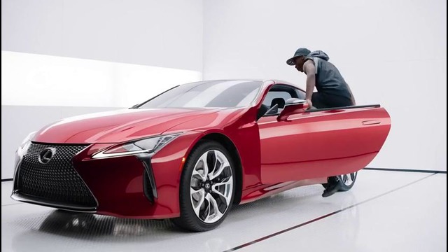 Человек и машина – Чарльз Рейли в рекламе Lexus LC 2017