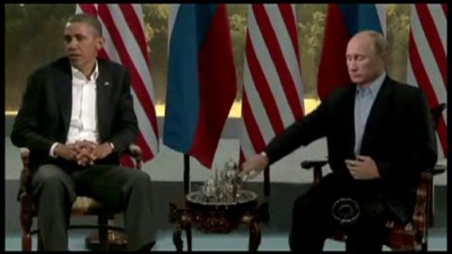 Путин неприлично ведет себя на встрече с Обамой