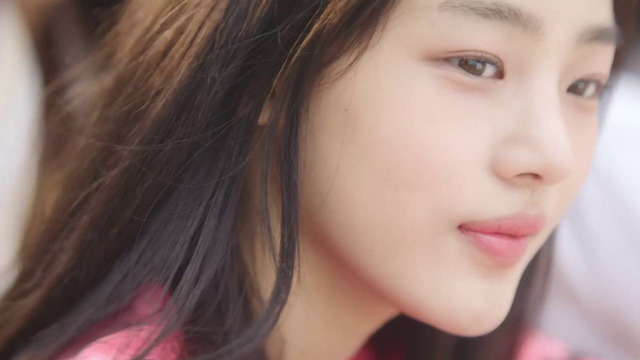 NewJeans – Hurt MV
