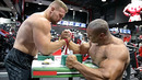 САРЫЧЕВ vs. ЛАРРИ УИЛС! Заруба в Дубаи / Жим 200 кг на разы