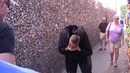 Сумасшедший розыгрыш /Илюзия выпадения головы