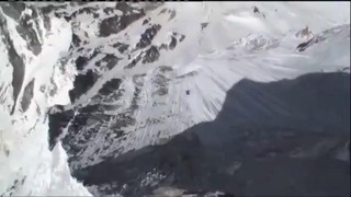 Россиянин прыгнул с высоты 6,5 км в Гималаях