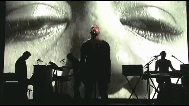 Kanye West – New Slaves (Live on SNL)