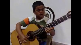 Мальчик круто исполнил мелодию из «Титаника»