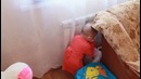 Карина, год и 3 месяца. сдала маму папе с потрохами)