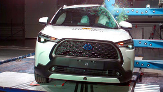 Toyota Corolla Cross (2022) SAFE SUV? – Crash Test