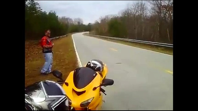 Suzuki GSX R600 vs Honda CBR 600 RR