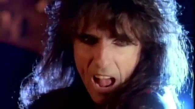 Alice Cooper – House Of Fire