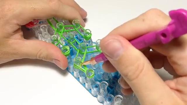 МАЛЫШ ЦВЕТОК из резинок Rainbow Loom Bands. Урок 267 Flower Rainbow Loom