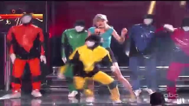 Taylor Swift and Jabbawockeez Billboard Music Awards 2013