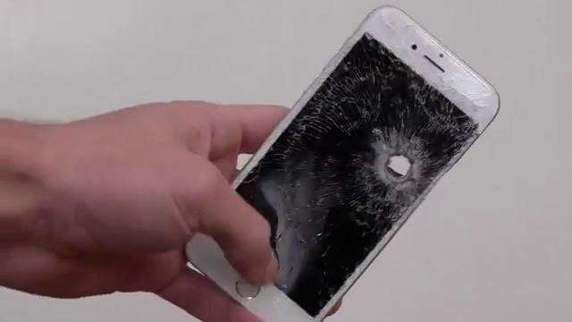Американец расстрелял iphone 6