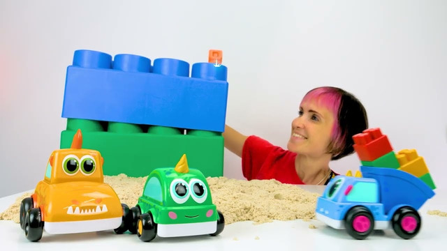 Песочница, Прятки, Гонки Поём с Машинками МОКАС