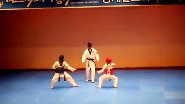 Зал явно не ожидал такой драки