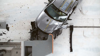 TOYOTA GR86 / SUBARU BRZ (2022) IIHS CRASH TEST | Driver-Side Overlap Frontal Test