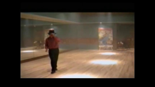Dancing in his own home, neverland, MJ