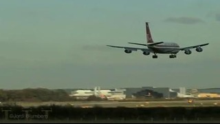 John Travolta’s B707 Landing