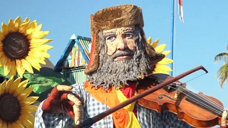 Словно живые: гигантских кукол показали на карнавале в Виареджо