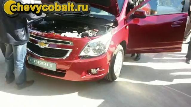 Красный Chevrolet Cobalt в Узбекистане