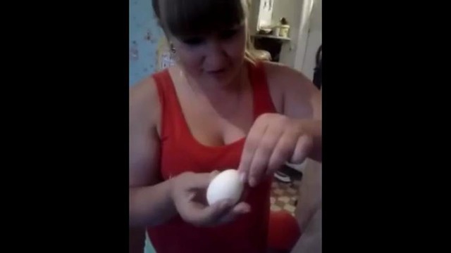 Как почистить яйцо за 36 секунд
