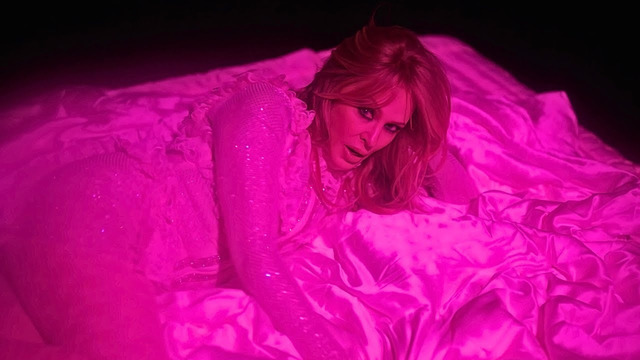 Alok & Kylie Minogue – last night i dreamt i fell in love (Official Video)