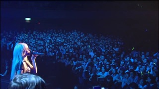 Avril Lavigne – Live at Budokan (Japan) 2005 – Full concert HD