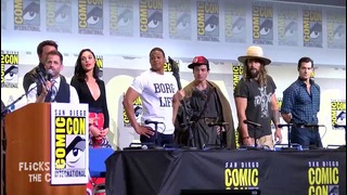 JUSTICE LEAGUE | Comic Con 2016 – Ben Affleck, Gal Gadot, Jason Momoa, Ezra Mil
