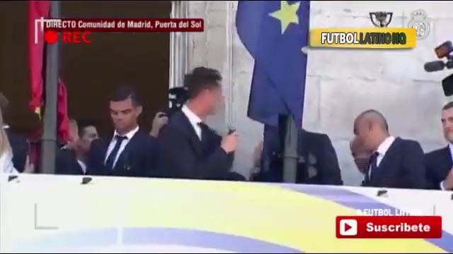 Как Роналду пытался заставить стесняющегося Морату выступить перед фанатов «Реала»