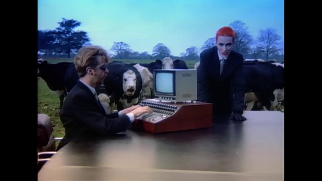 Eurythmics – Sweet Dreams