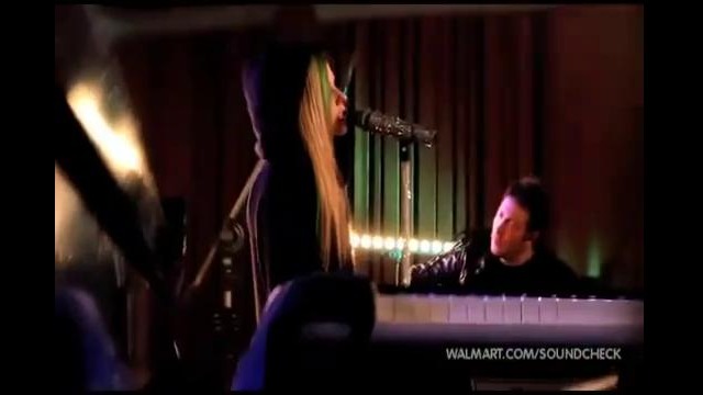 Avril Lavigne – I’m with you (live) 2011