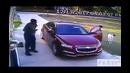 Американец, убегающий от козы, прославился в интернете. (видео)