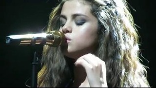 Selena Gomez-Love You Like a Love Song Live Columbus, OH