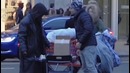 Подарки бездомным. ПРОСТО ТАК. 7 минут ДОБРОТЫ. Русская озвучка