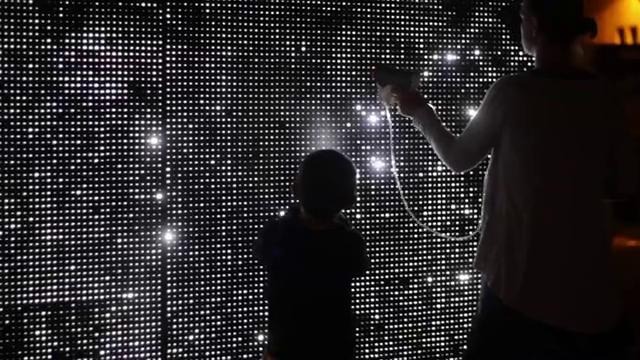 Antonin Fourneau: Water Light Graffiti (для DNA)