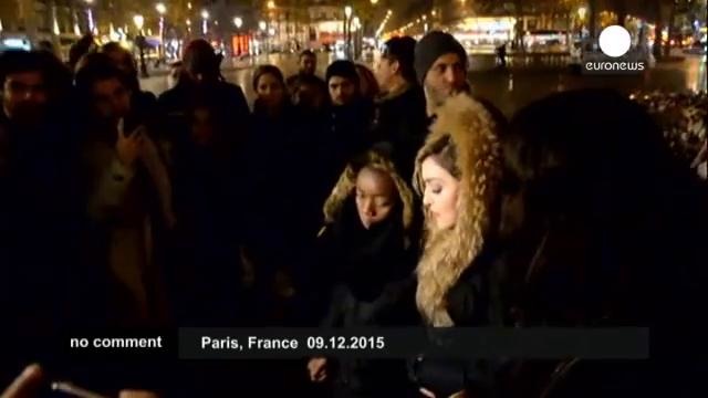 Madonna Parijdadagi terakt qurbonlari eslab musiqiy chiqish qildi