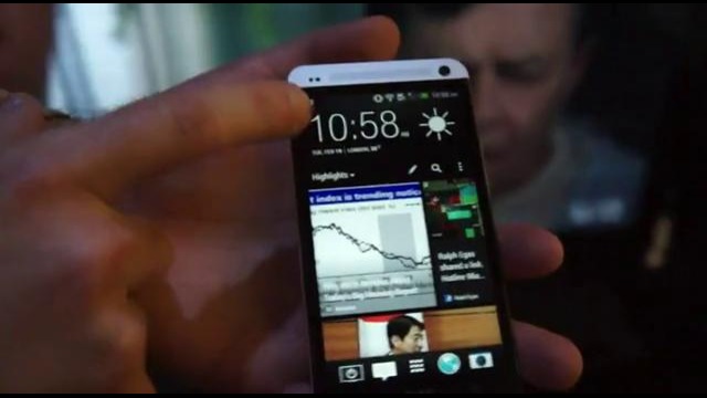 Engadget: HTC One Software (hands-no)